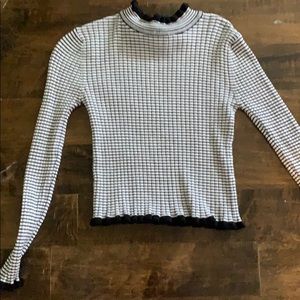 Long sleeve crop top shirt
